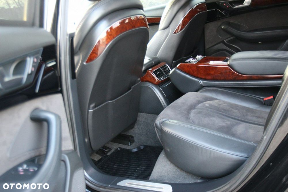 Audi A8 4.2 FSI L Quattro - 12