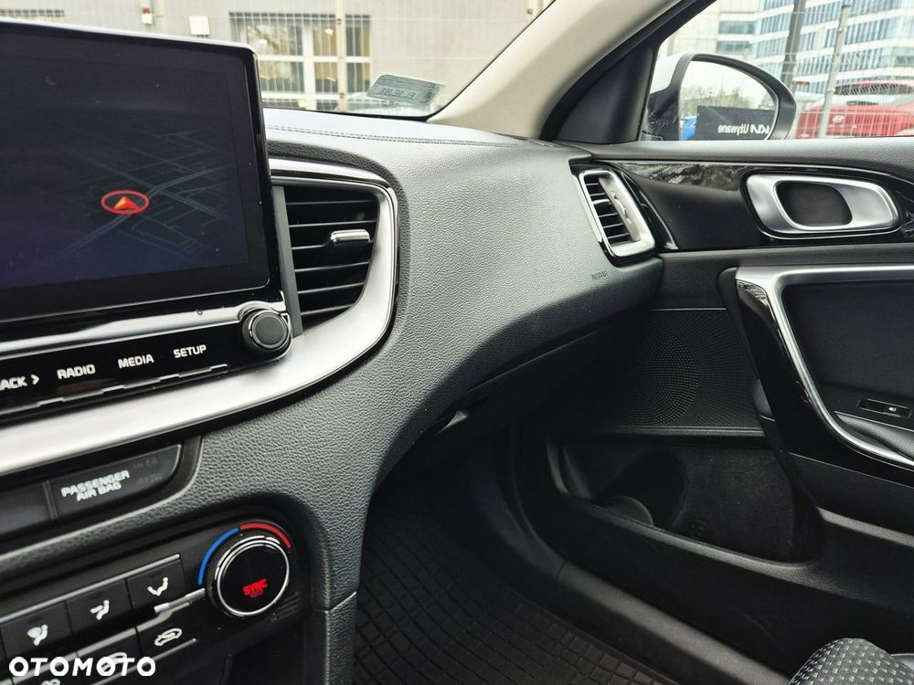 Kia Ceed - 34