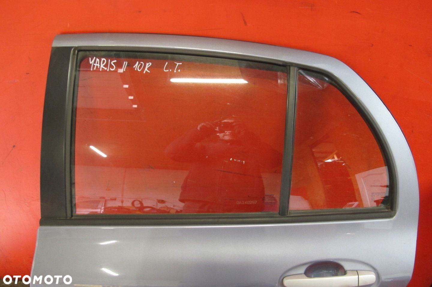 TOYOTA YARIS 2 II DRZWI TYŁ LEWE 8T4 5D - 3