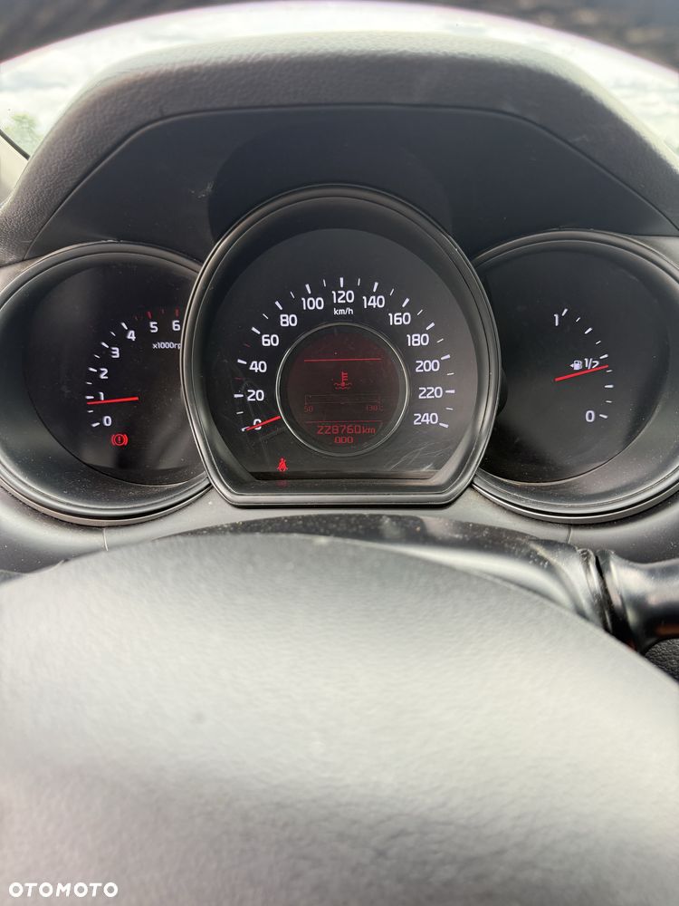 Kia Ceed - 8