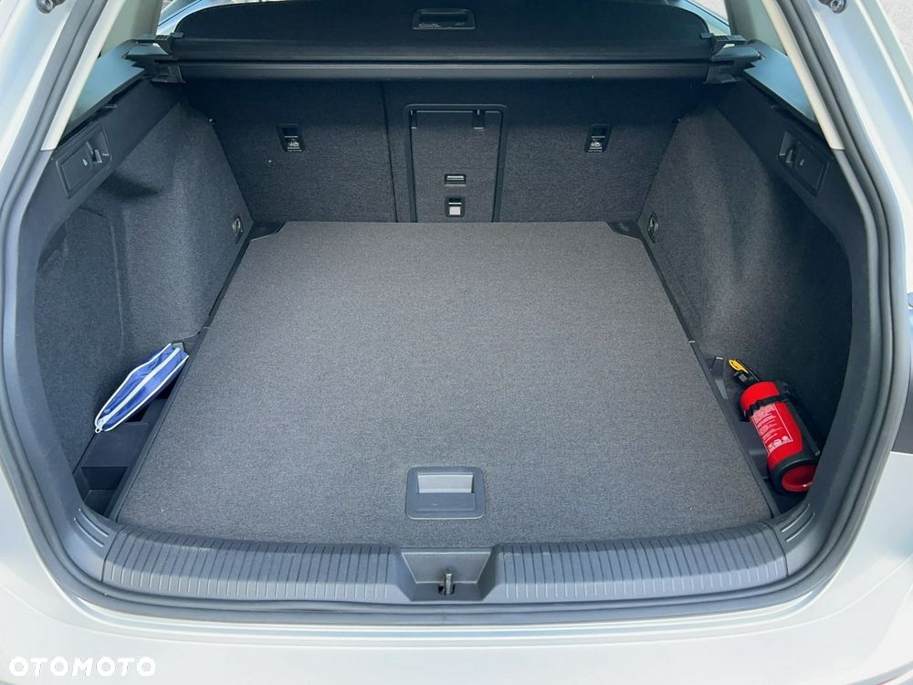 Volkswagen Golf - 26