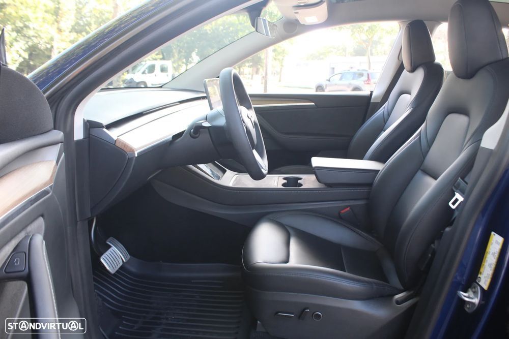 Tesla Model Y Performance Dual Motor AWD - 33