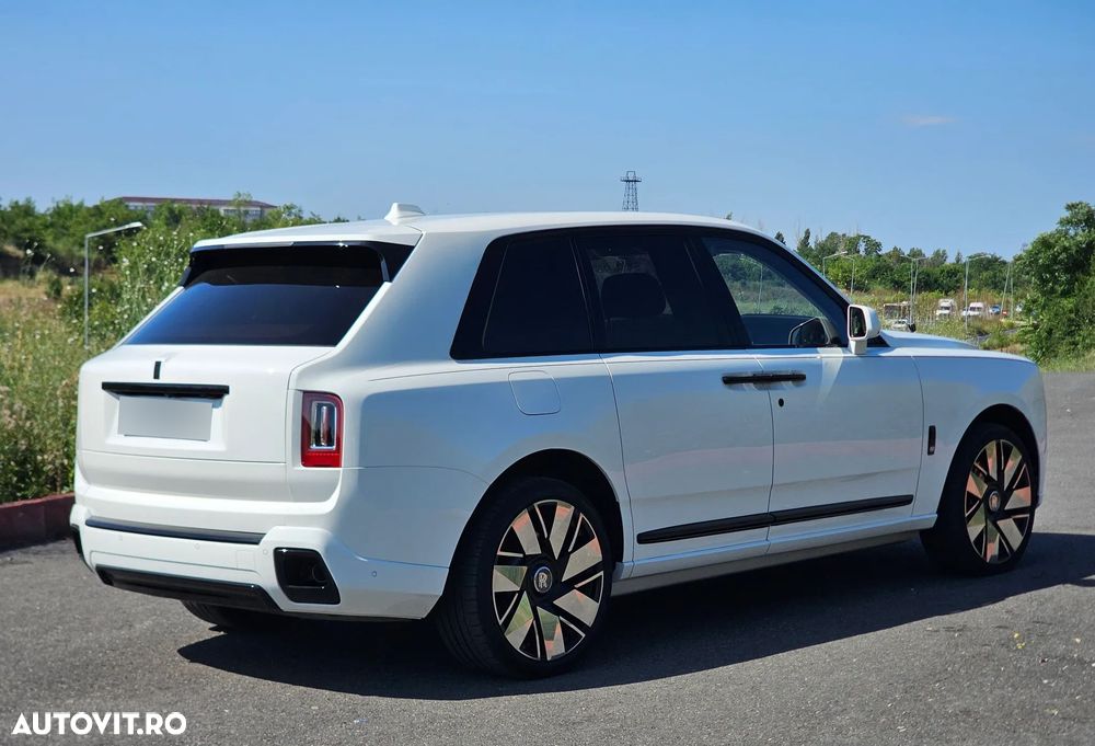 Rolls-Royce Cullinan - 6