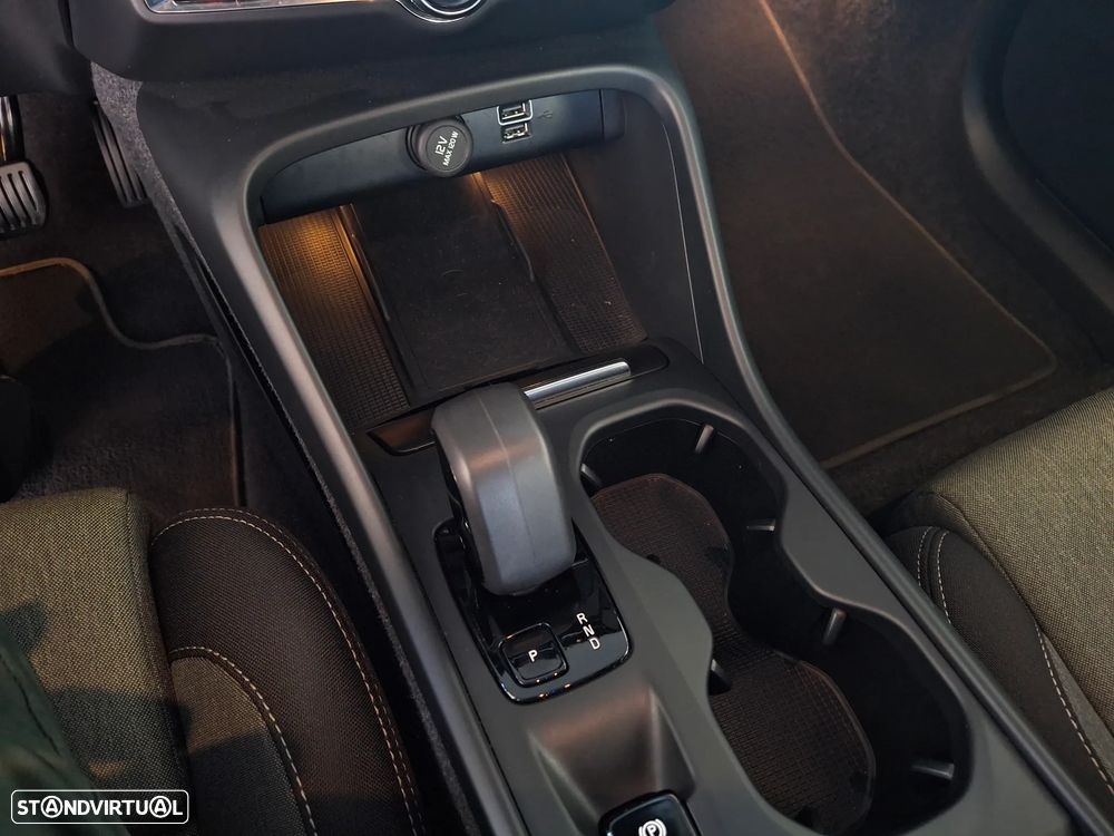 Volvo XC 40 1.5 T2 Core Auto - 24