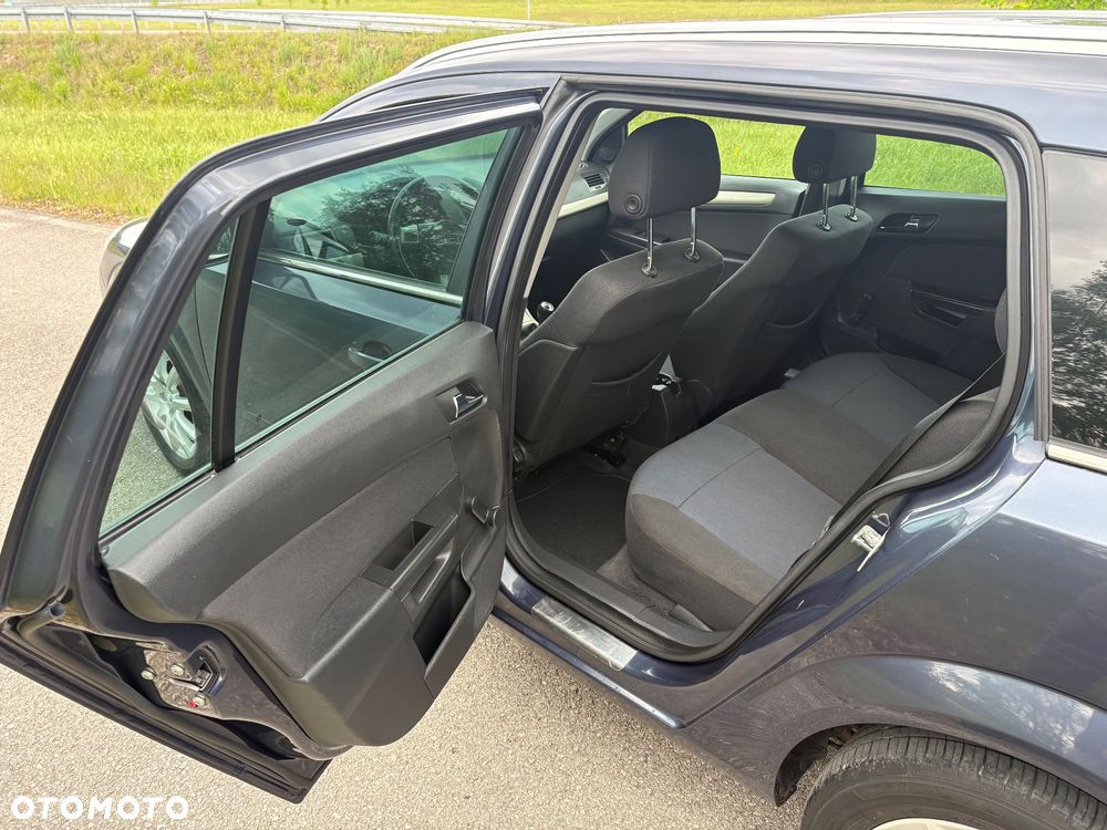 Opel Astra 1.6 Color Edition - 24
