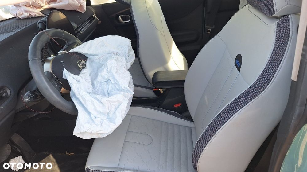MINI Cooper S Favoured Trim - 11