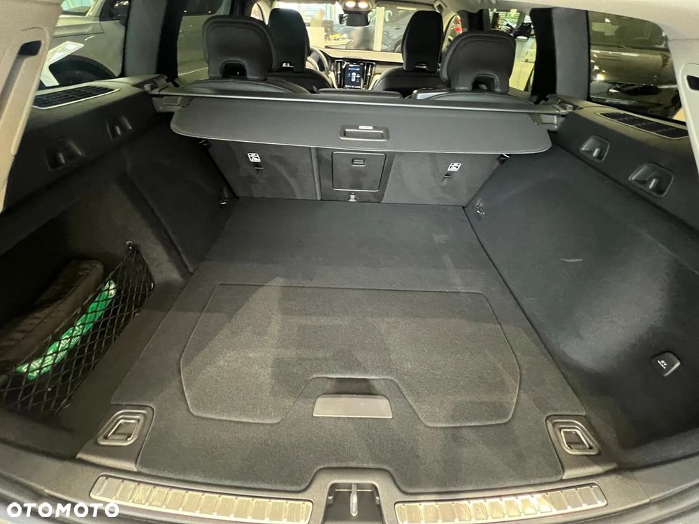 Volvo V60 B4 B DKG Plus Dark - 8