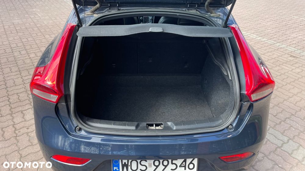 Volvo V40 D2 R Design - 8