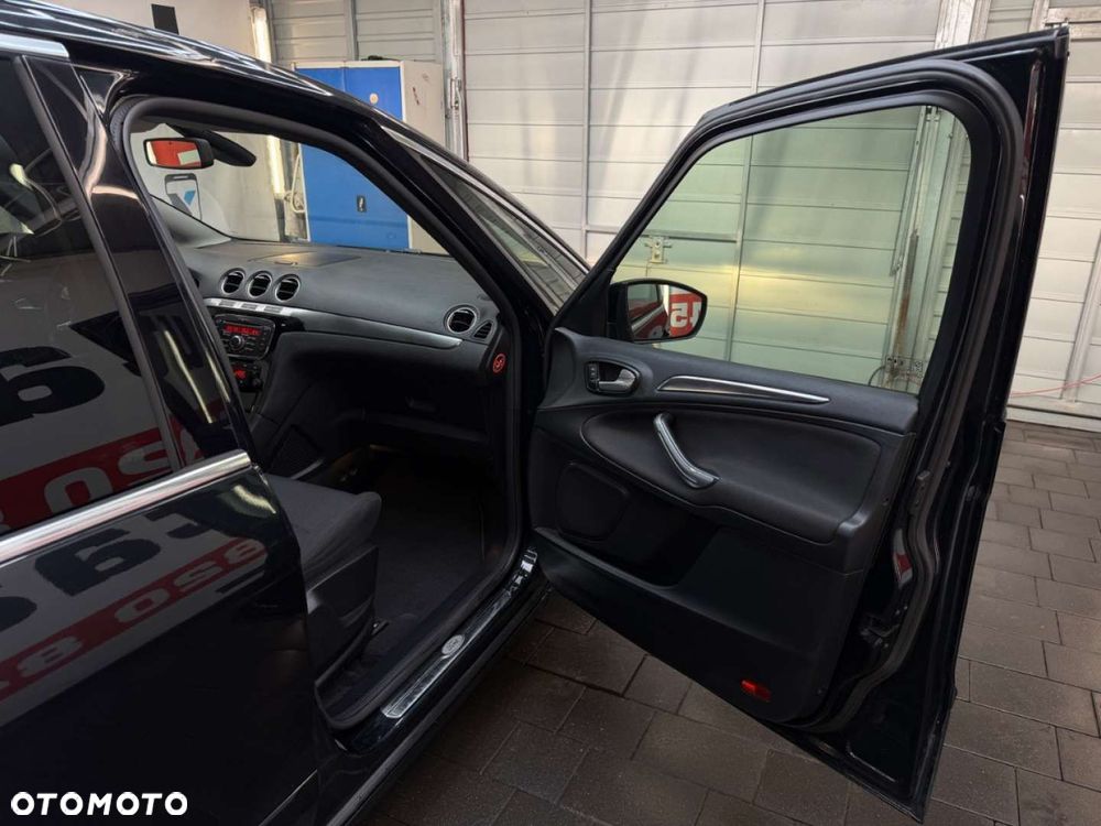 Ford S-Max - 34