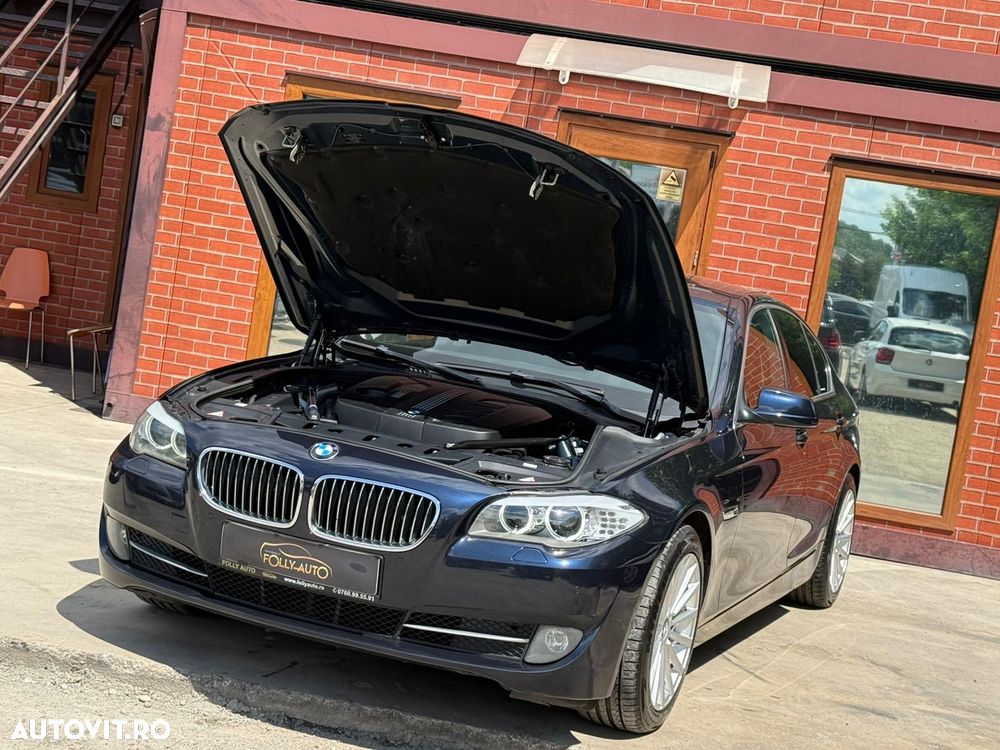 BMW Seria 5 520d - 32