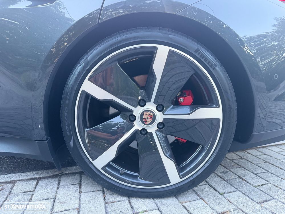 Porsche Taycan 4S - 32