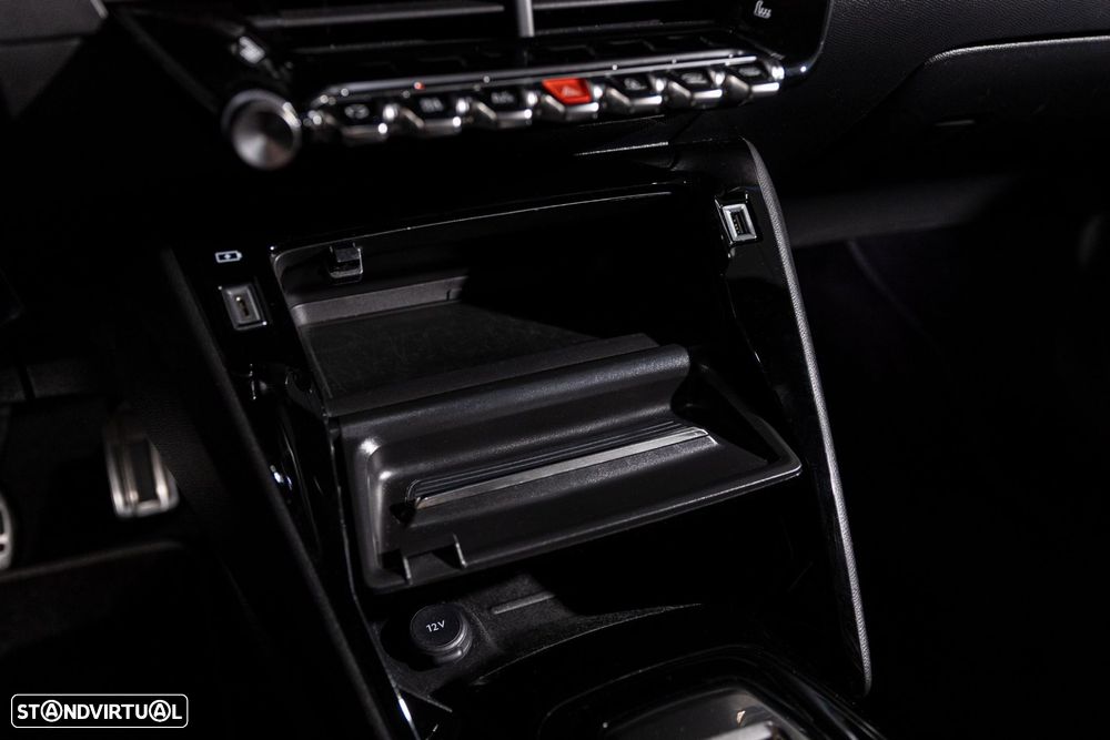 Peugeot 2008 1.2 PureTech GT EAT8 - 18