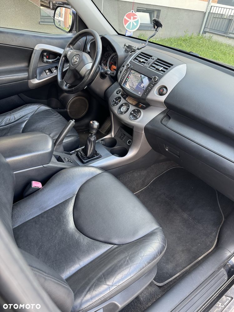 Toyota RAV4 - 7