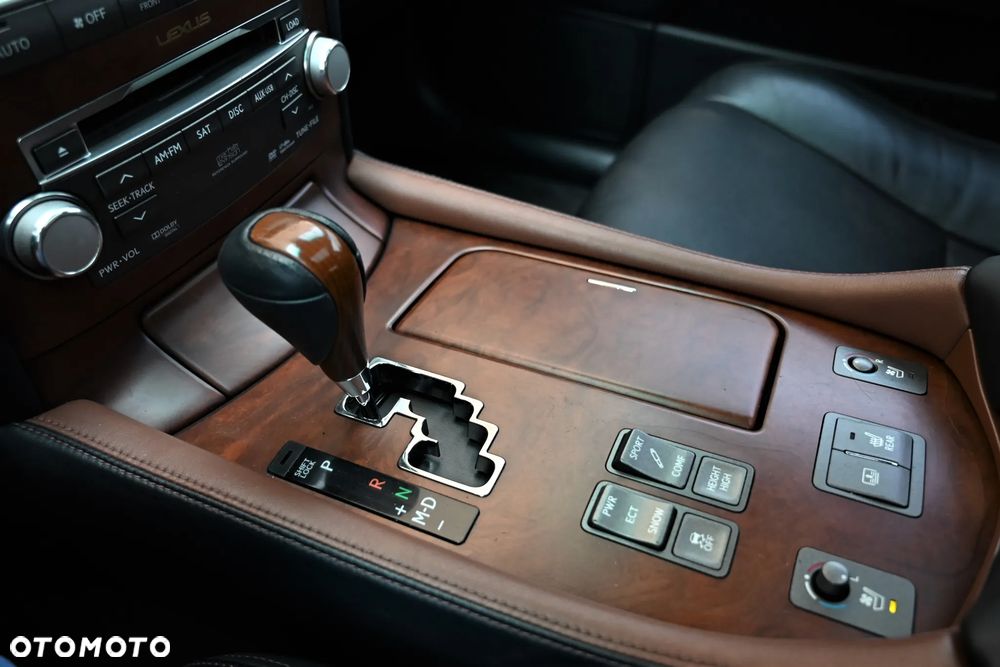 Lexus LS - 28