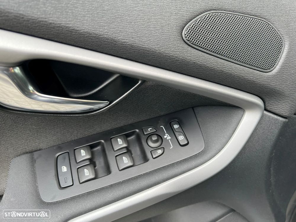 Volvo V40 Cross Country 1.5 T3 Plus Geartronic - 21