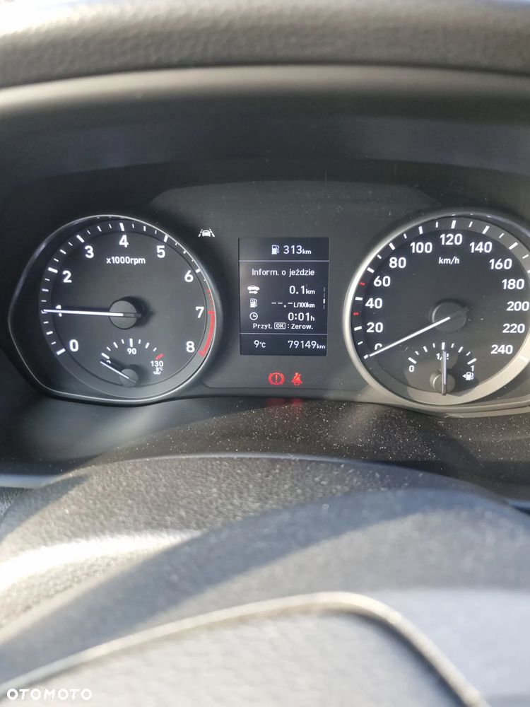 Hyundai i30 1.5 DPI Classic + - 13