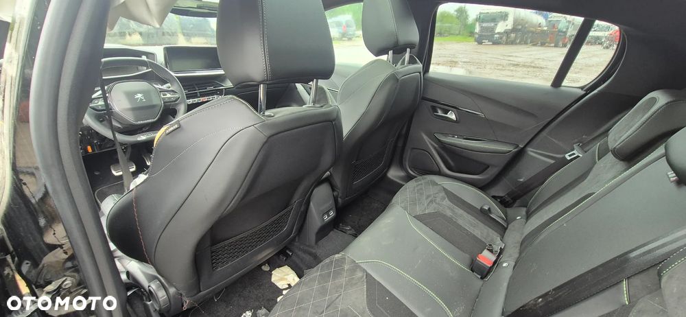 Peugeot 208 GT Line - 23