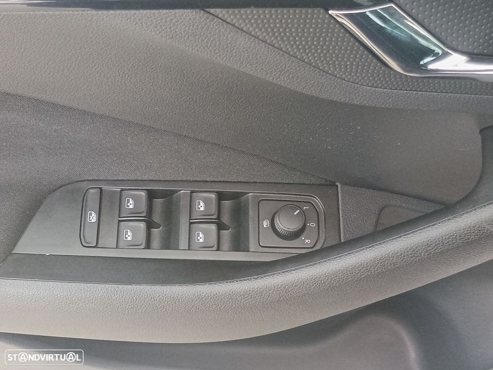 Skoda Kamiq 1.0 TSI Ambition - 32