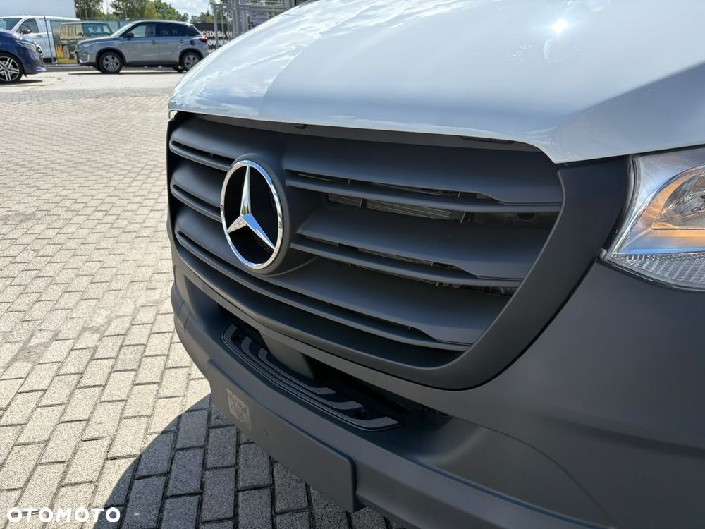 Mercedes-Benz Sprinter - 15