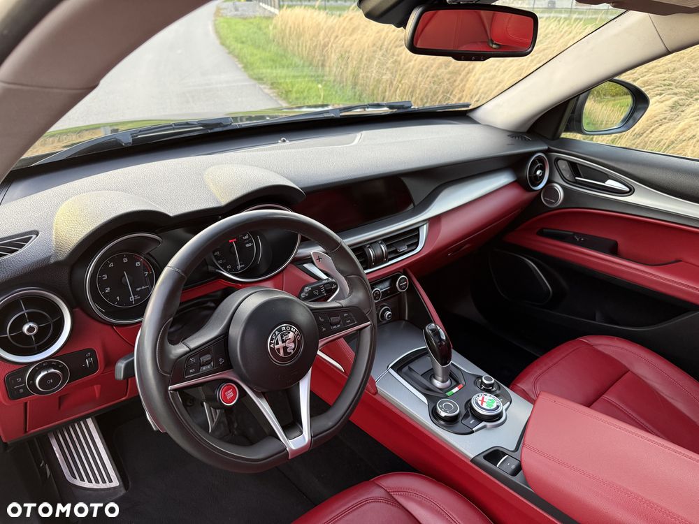 Alfa Romeo Stelvio 2.0 Turbo 16V AT8-Q4 First Edition - 13