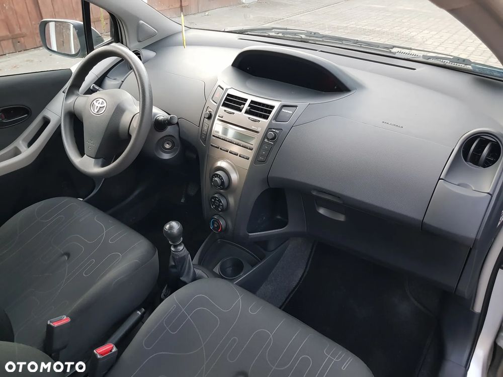 Toyota Yaris 1.33 Luna - 8