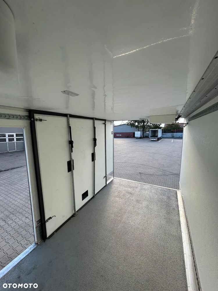 Mercedes-Benz Sprinter - 13