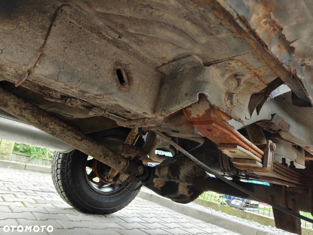 Jeep Cherokee - 31