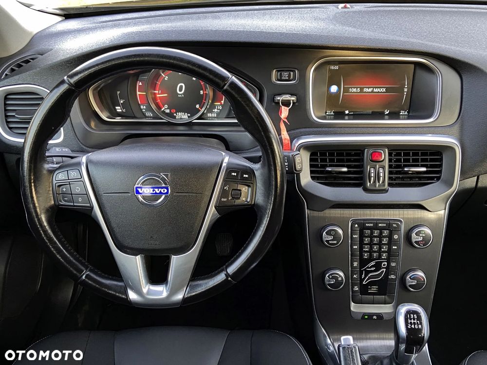 Volvo V40 D3 Momentum - 6