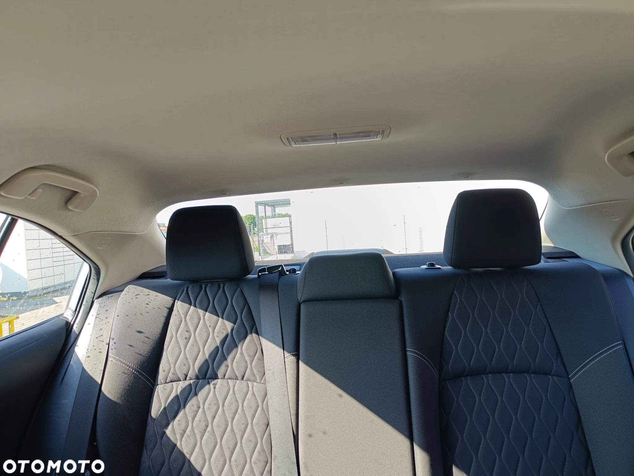 Toyota Corolla 1.8 Hybrid Comfort - 39
