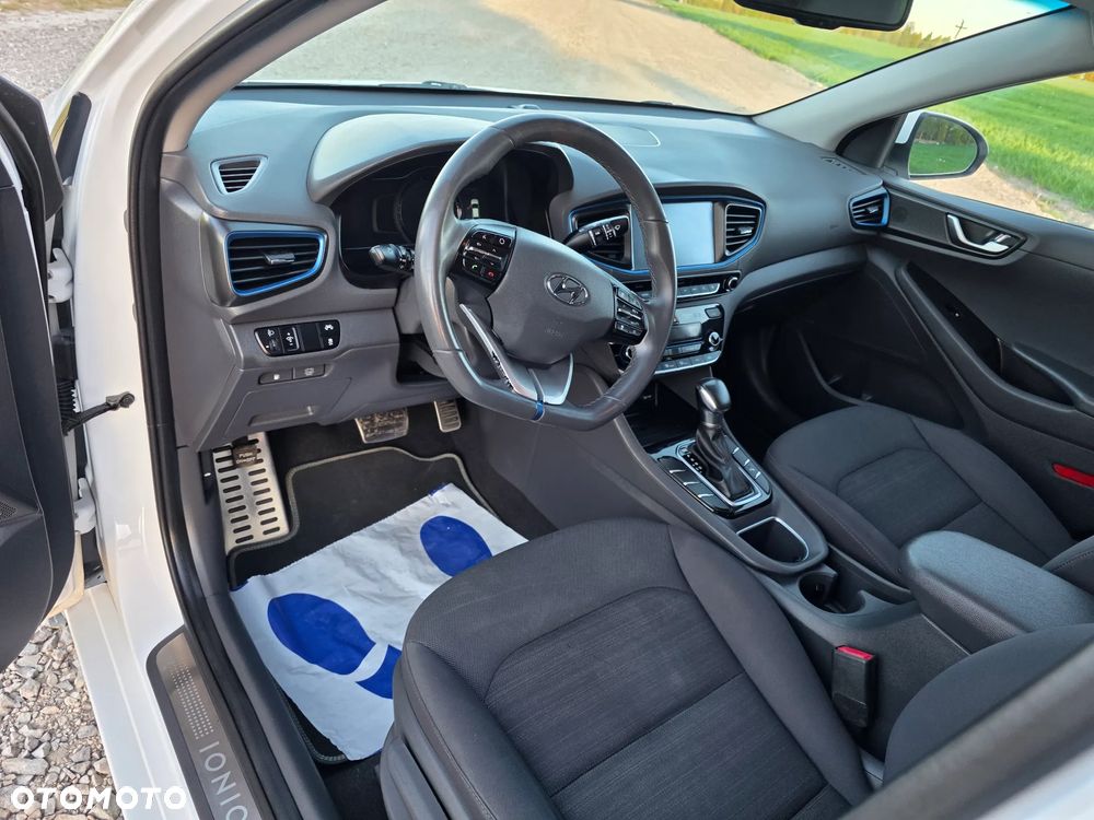 Hyundai IONIQ 1.6 GDI Premium - 23