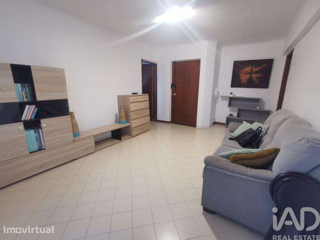 Apartamento T3 em Quelfes de 85 m2 - Grande imagem: 2/9