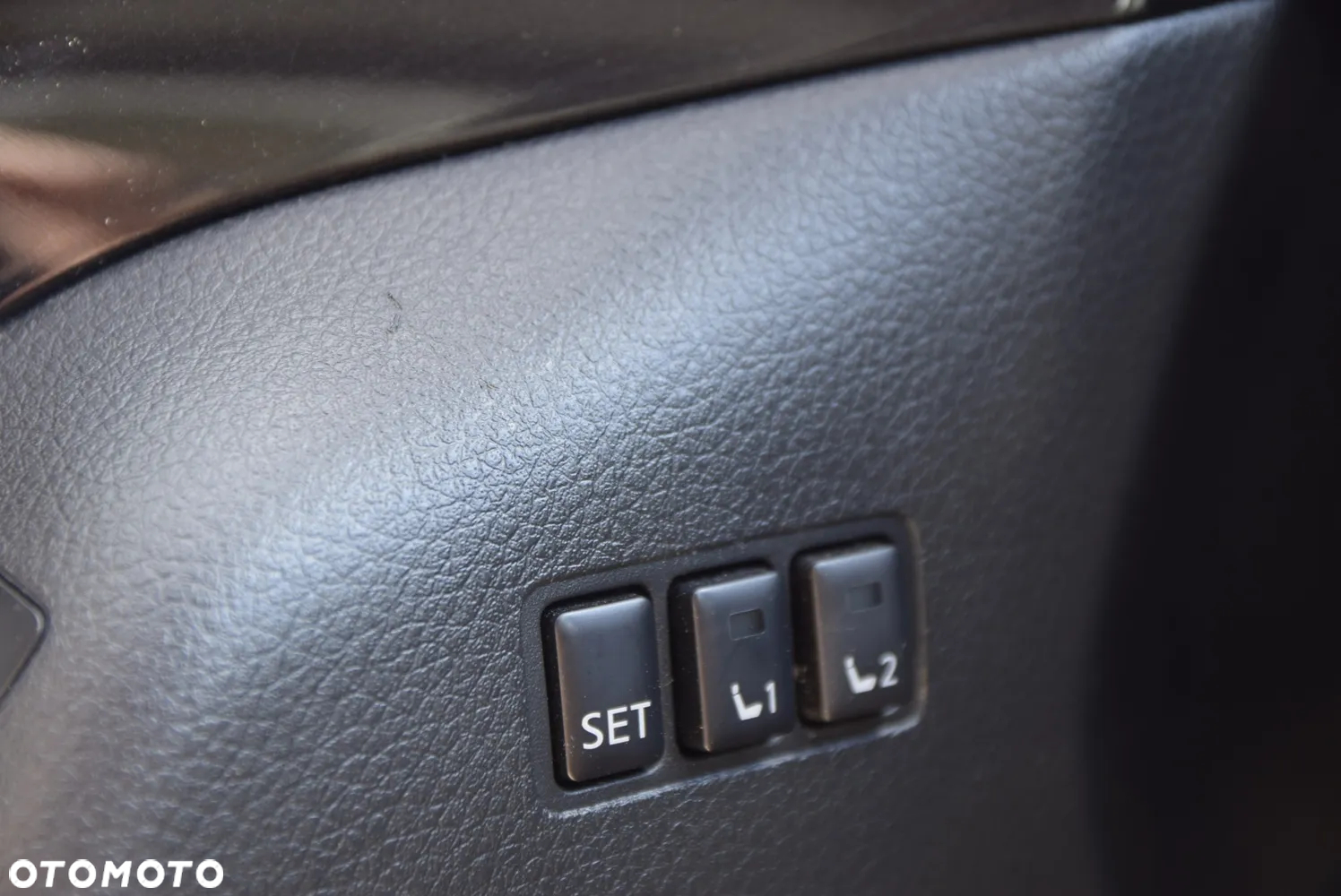 Nissan Rogue - 34