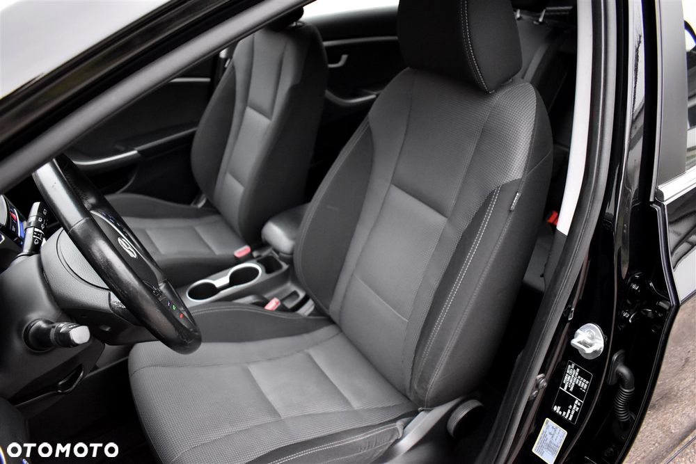 Hyundai i30 i30cw 1.6 CRDi Automatik Trend - 13