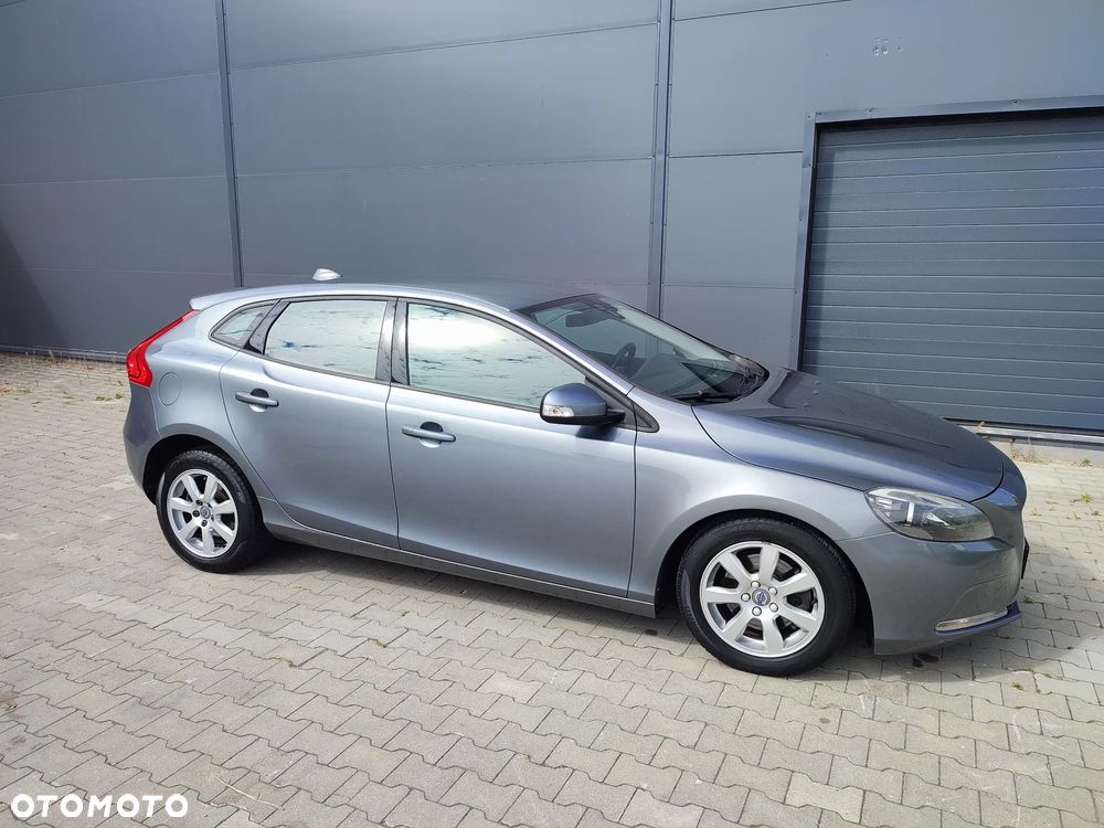 Volvo V40 D2