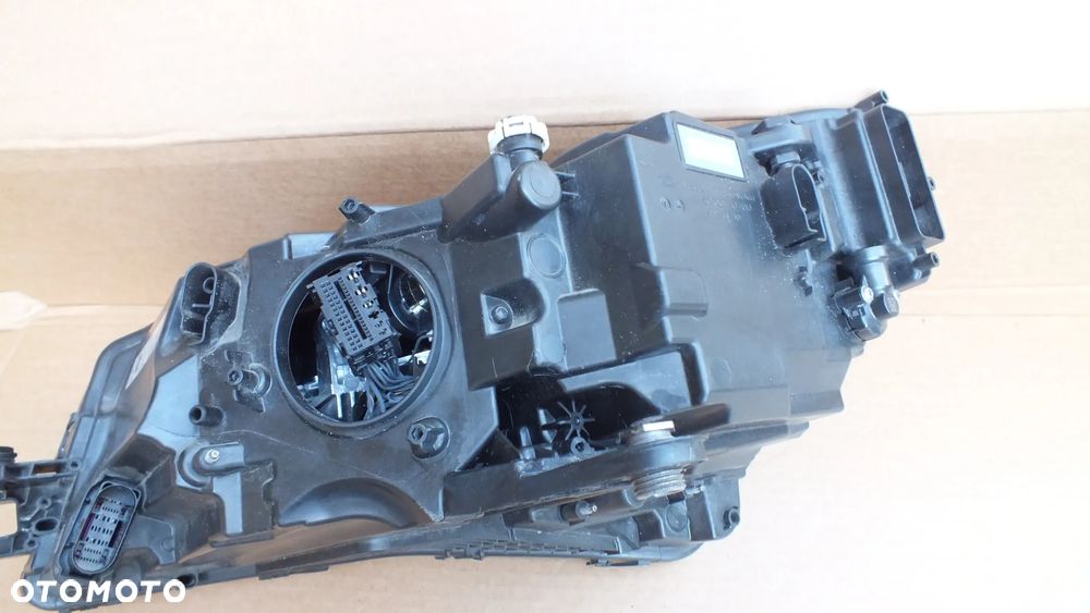 Lampa przednia prawa Fulled Skoda Superb III 3V1941016D - 9
