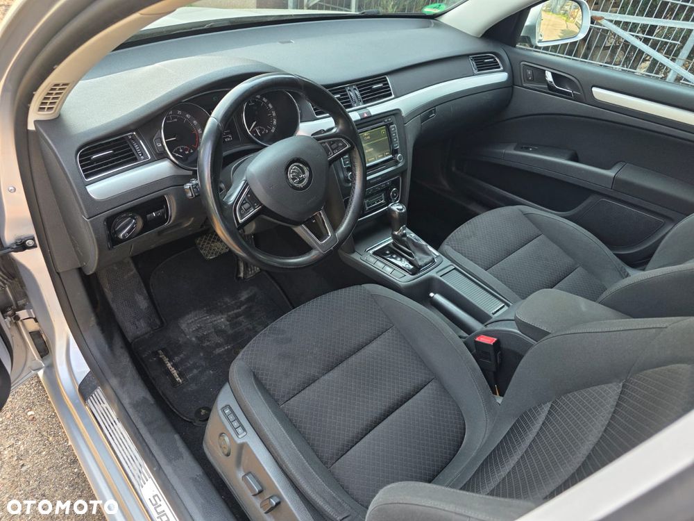 Skoda Superb 2.0 TDI DSG Comfort - 8