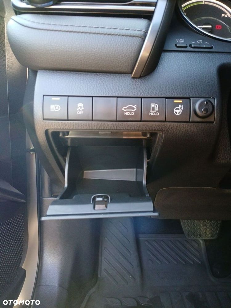Toyota Camry 2.5 Hybrid Executive CVT - 19