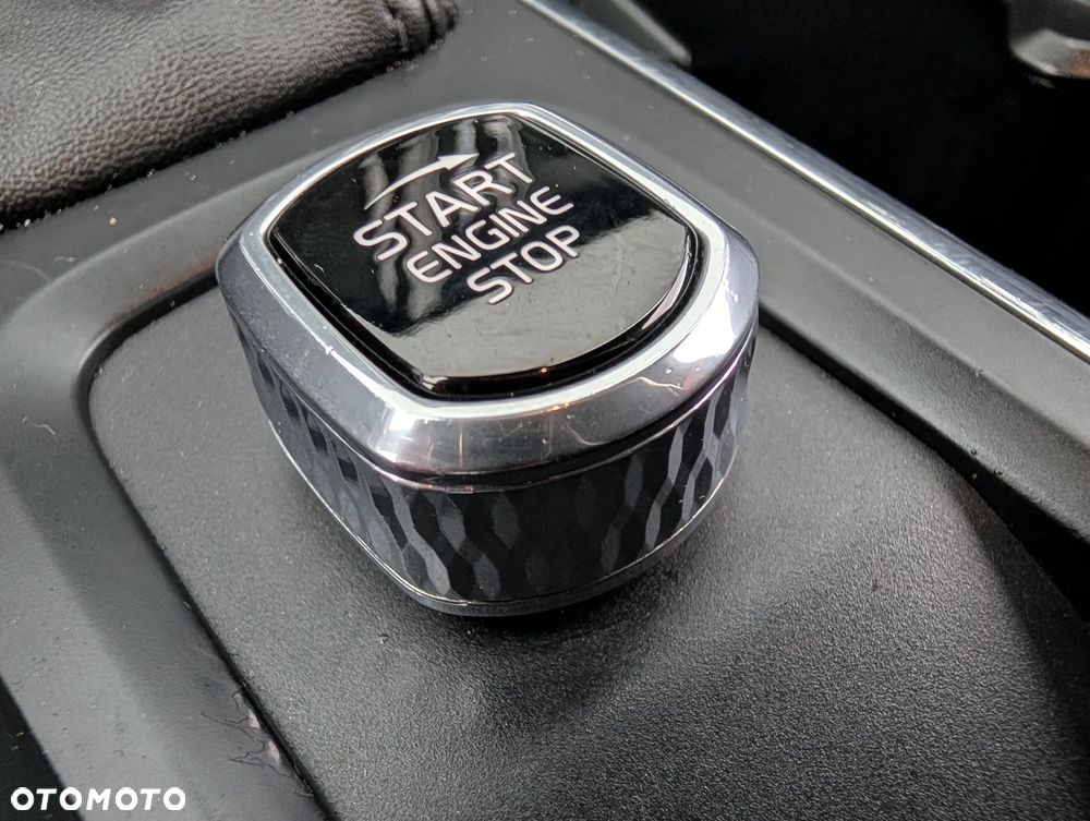 Volvo XC 60 D5 AWD Momentum - 24