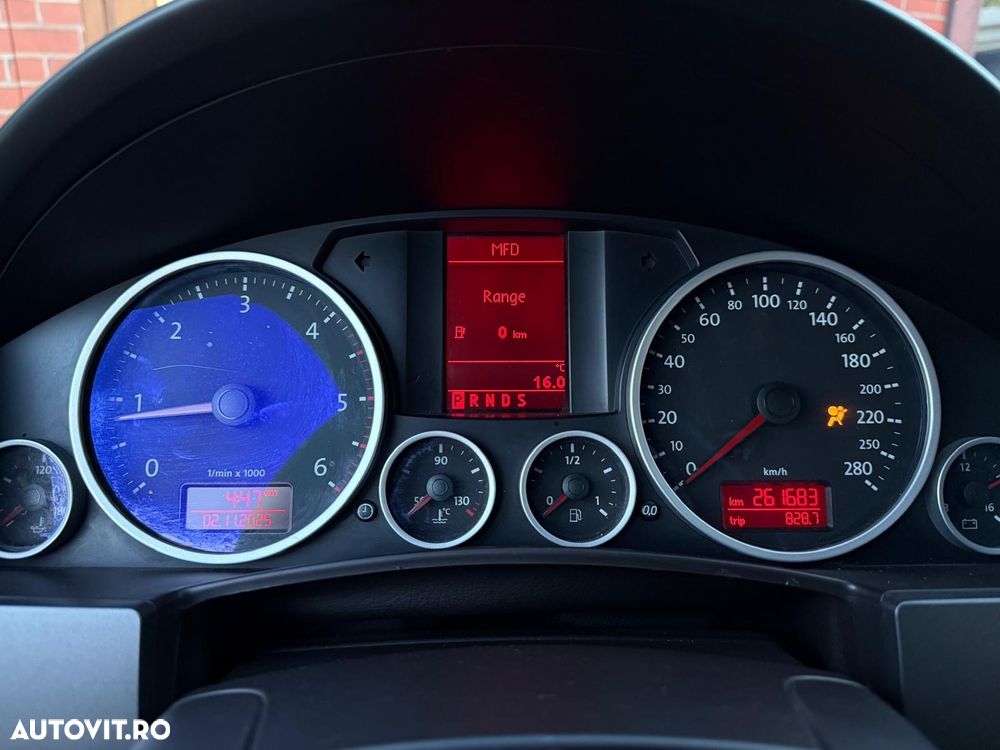 Volkswagen Touareg - 17