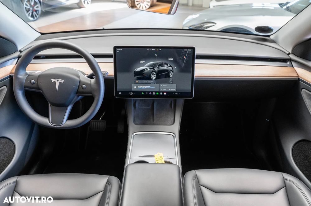Tesla Model Y Long Range Dual Motor AWD - 5