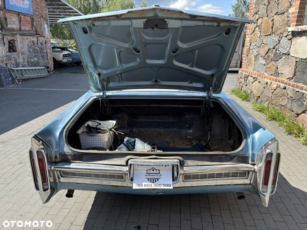 Cadillac Deville - 19