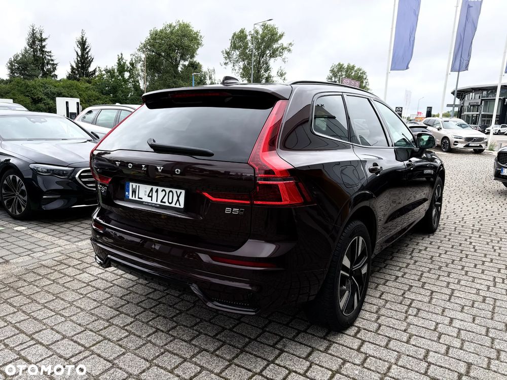 Volvo XC 60 B5 B AWD Plus Dark - 4