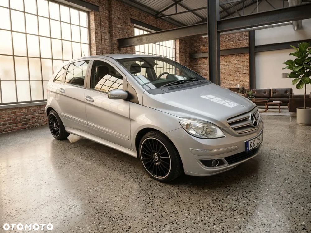 Mercedes-Benz Klasa B 180 BlueEFFICIENCY SPORT EDITION - 9