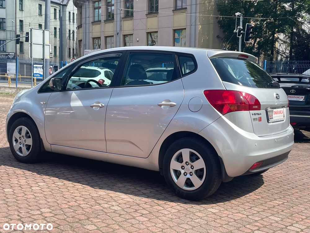 Kia Venga - 6