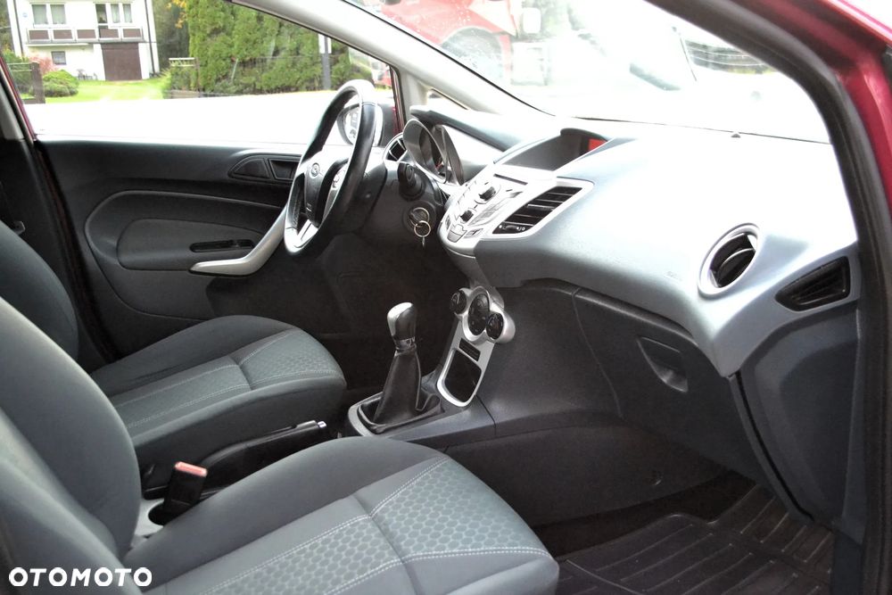 Ford Fiesta 1.6 Titanium - 9