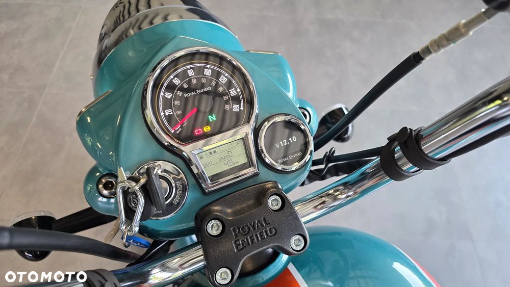 Royal Enfield Classic - 12