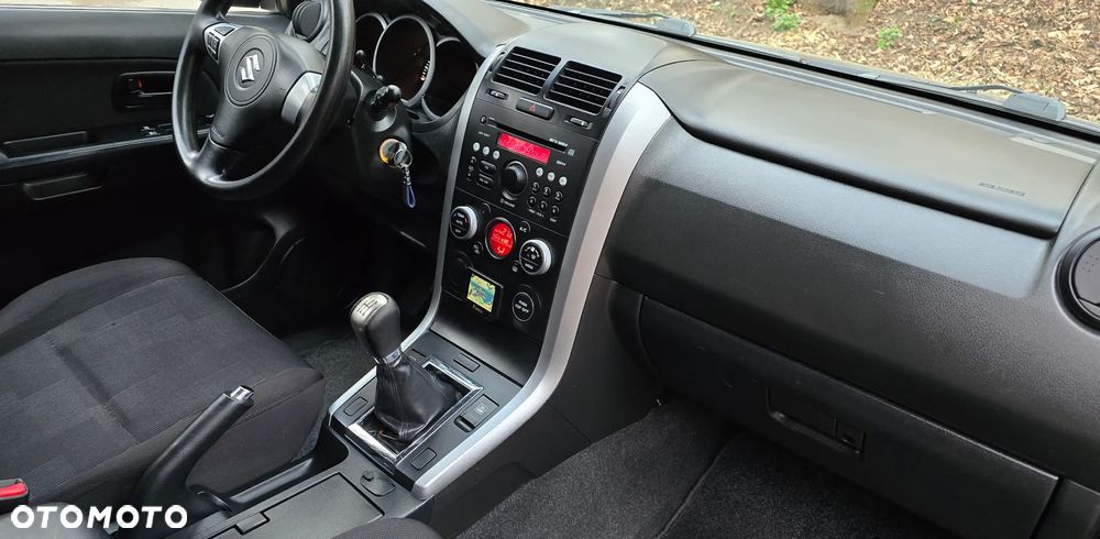 Suzuki Grand Vitara 1.6 Comfort - 12