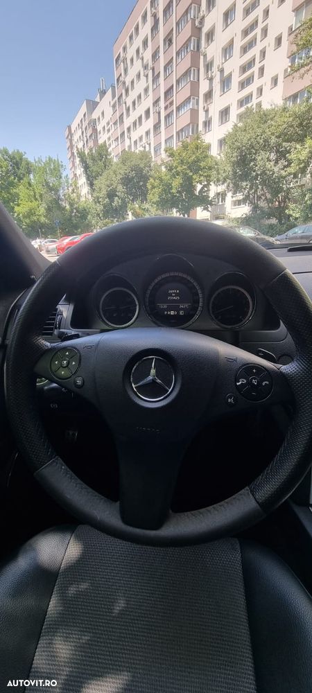 Mercedes-Benz C - 9