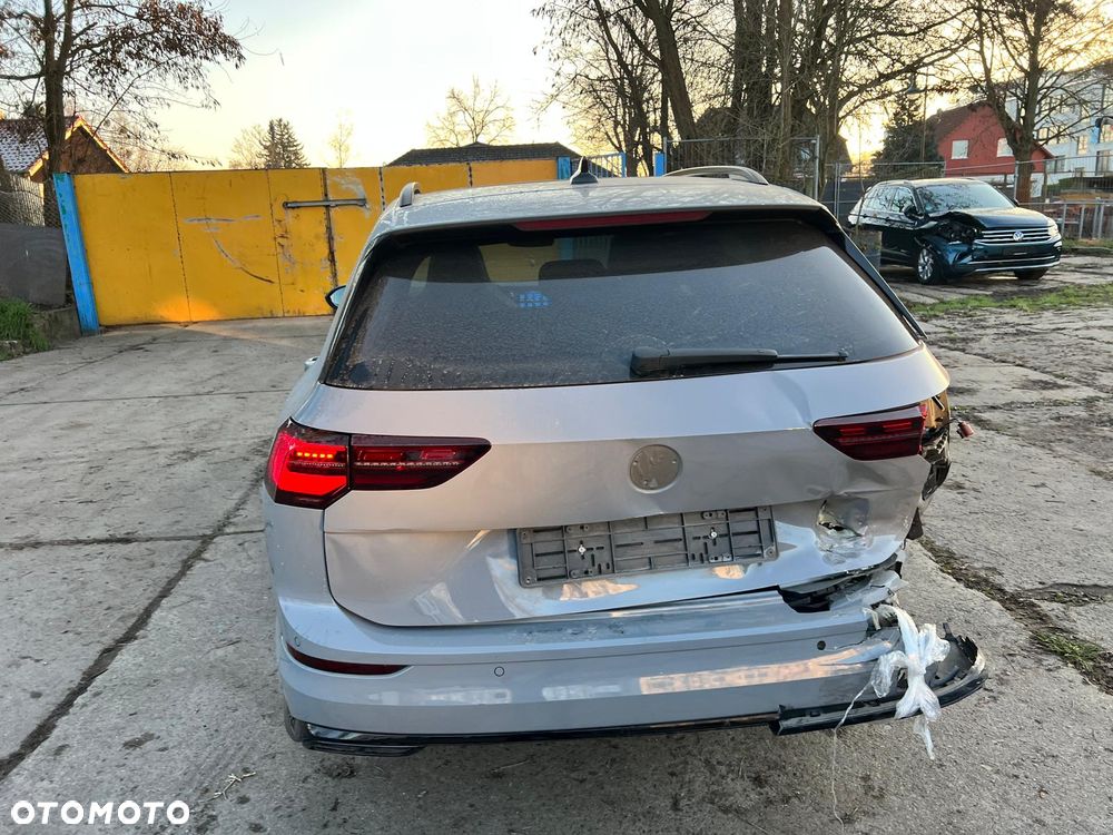 Volkswagen Golf 1.5 eTSI OPF DSG R-Line - 20