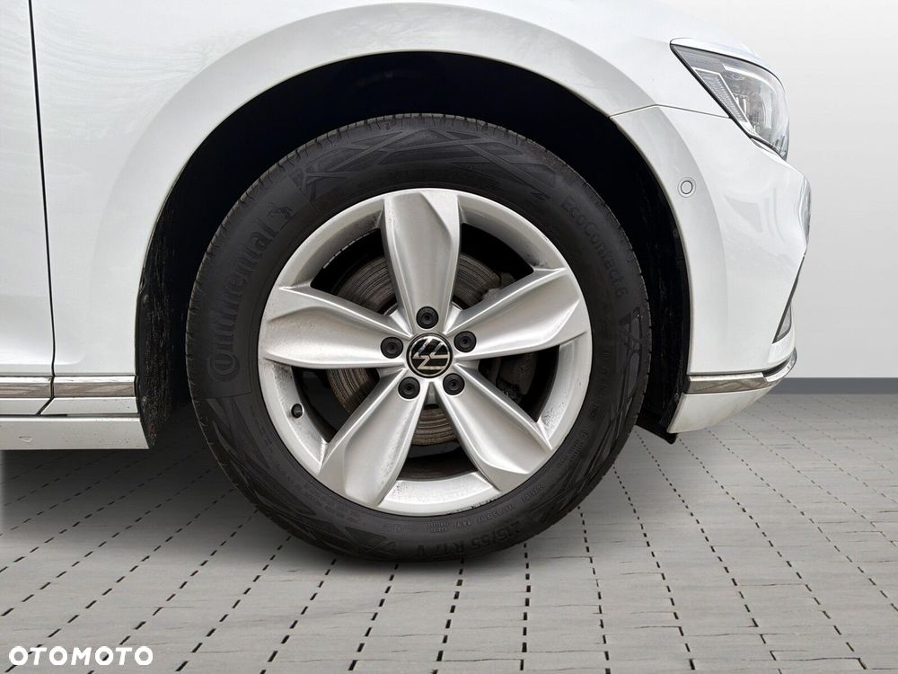 Volkswagen Passat - 10